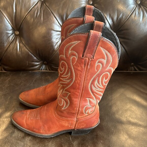 Shoes - Women’s cowboy boots size 7.5
